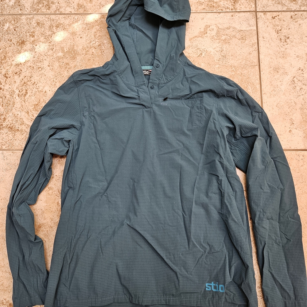 Stio Women's Hooded Sun Shirt